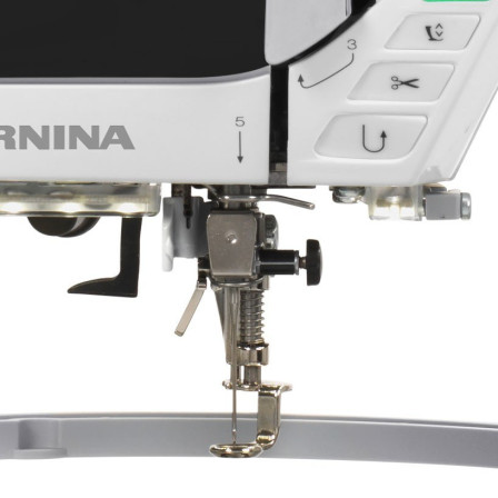 Bernina B 590